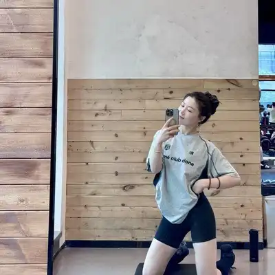 邹玲巧